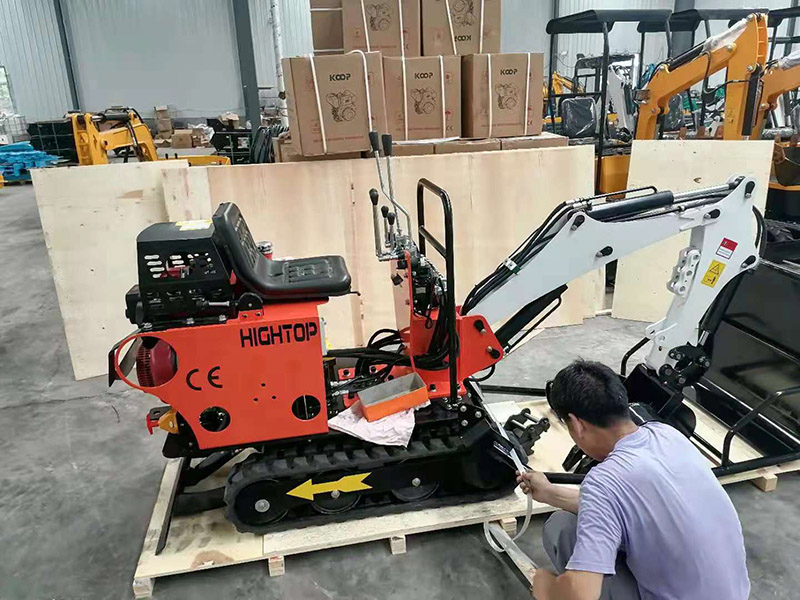 HT08 small excavator sent to Spain