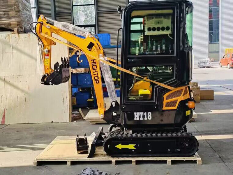 HT18 mini excavator shipped to Germany